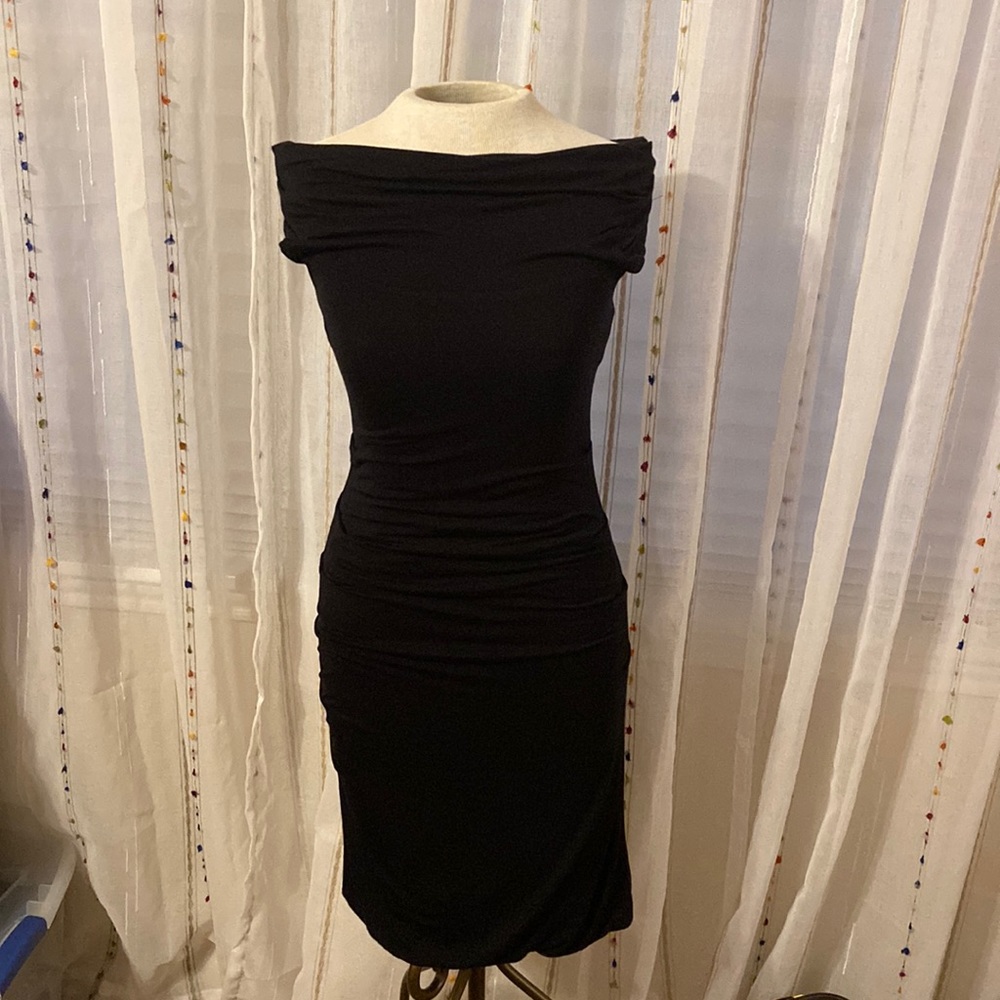 EUC Tahari Bodycon LBD